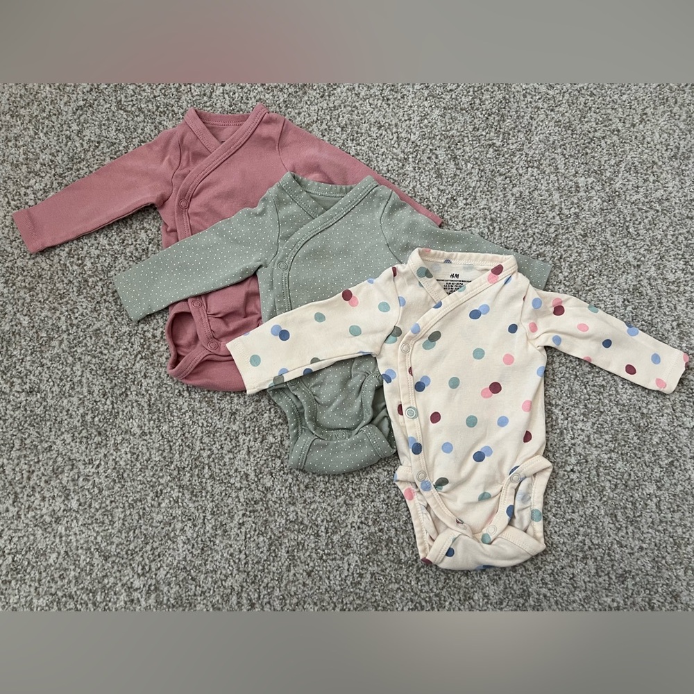 H&M Onesies | See of 3 | Mauve, Sage, Cream Polka Dot | Preemie